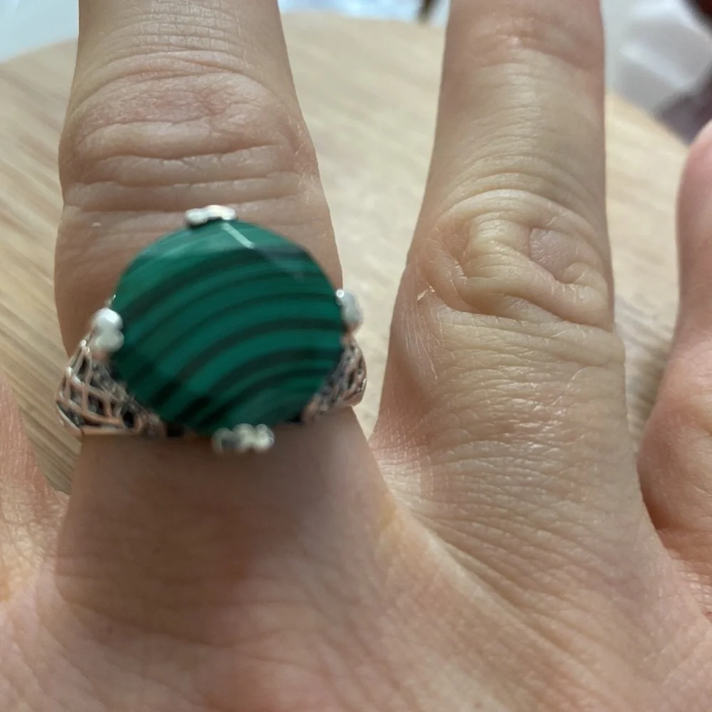 Malachite Round Sterling Silver Ring size 9 - Picture 2 of 3